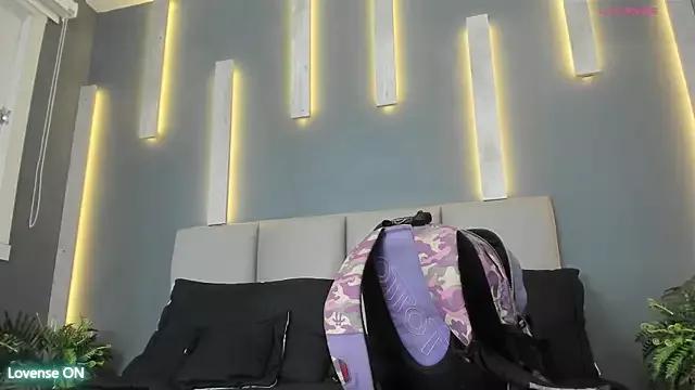 MarilynRusell from StripChat is Freechat