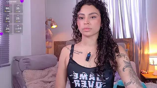 Marivimichel1 from StripChat is Freechat