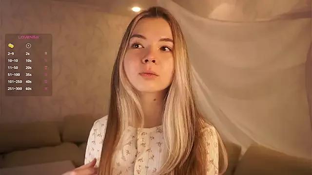 MarlinVarian from StripChat is Freechat