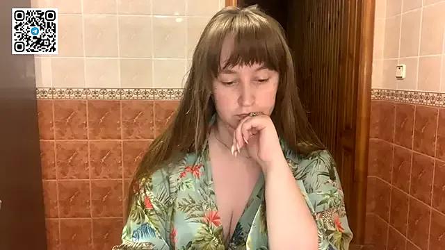 MaroonMoon_ from StripChat is Freechat