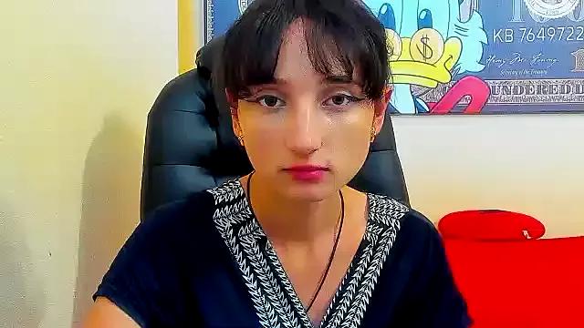 Marri-Stella from StripChat is Freechat