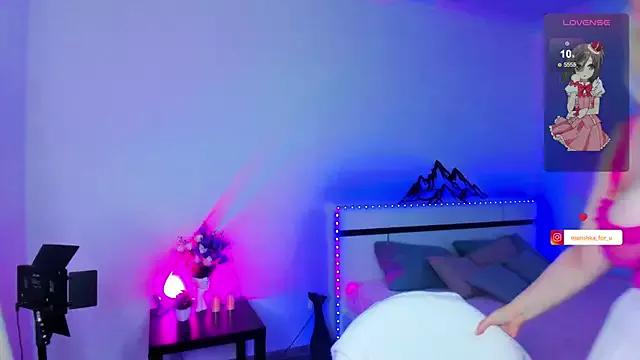 Try our girls live displays and explore the company of endless strippers, with beautiful physiques, vibrating toys and more.