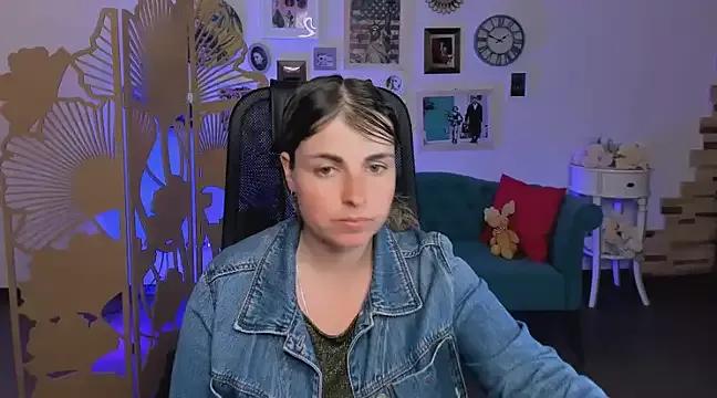 Try our girls live displays and explore the company of endless strippers, with beautiful physiques, vibrating toys and more.