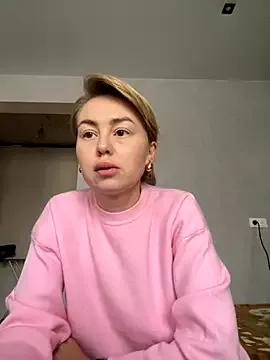 Try our girls live displays and explore the company of endless strippers, with beautiful physiques, vibrating toys and more.