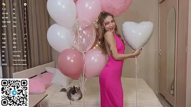 Try our girls live displays and explore the company of endless strippers, with beautiful physiques, vibrating toys and more.