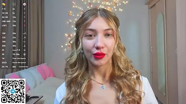 Martina_Isseee from StripChat is Freechat