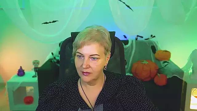 MaryMogan from StripChat is Freechat