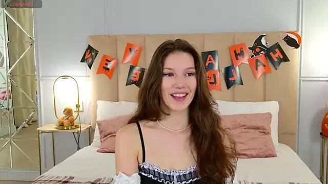 Try our girls live displays and explore the company of endless strippers, with beautiful physiques, vibrating toys and more.