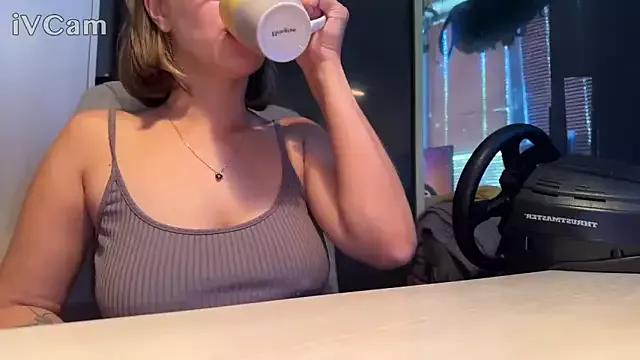 MaryWowX from StripChat is Freechat