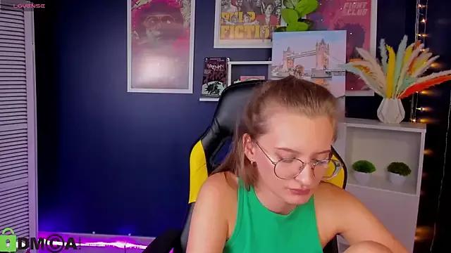 Maryyy_May from StripChat is Freechat