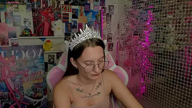 Maryyy_May from StripChat is Freechat