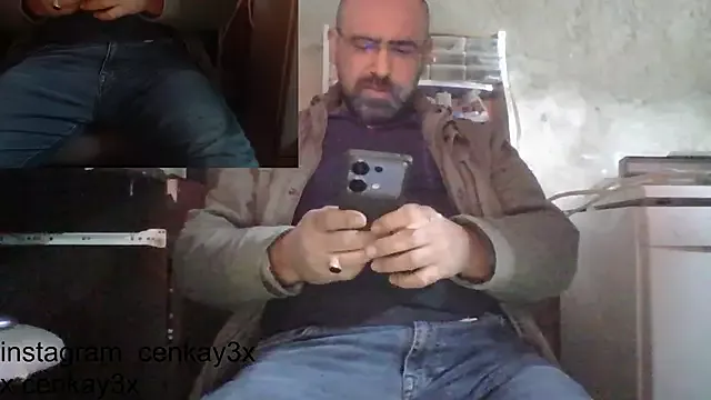 Avatar of masculine_bear_daddy