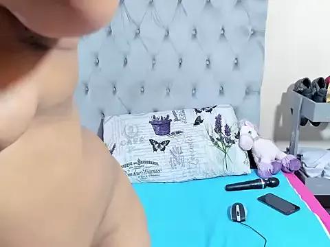 massive_booty25 from StripChat is Freechat