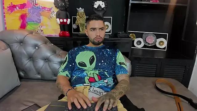 matteosantos from StripChat