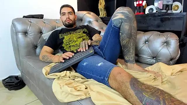 matteosantos from StripChat
