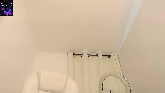 Mature_2025 from StripChat is Freechat