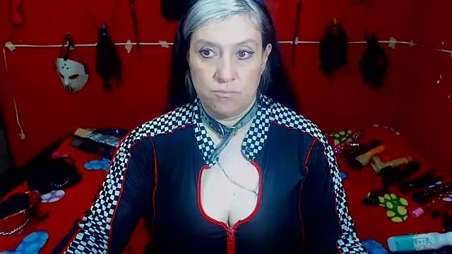 Try our girls live displays and explore the company of endless strippers, with beautiful physiques, vibrating toys and more.