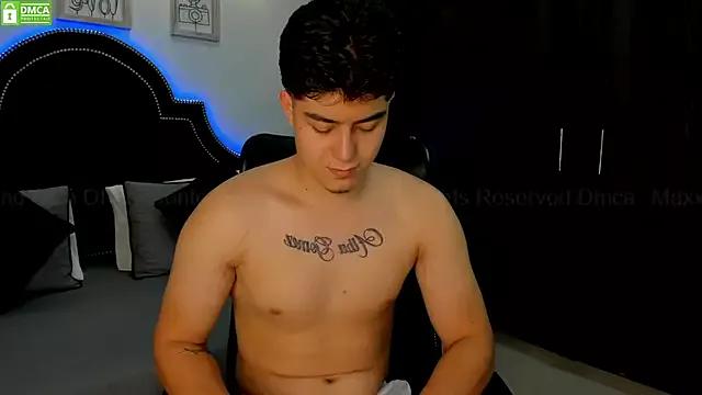 MaxxiCruz from StripChat
