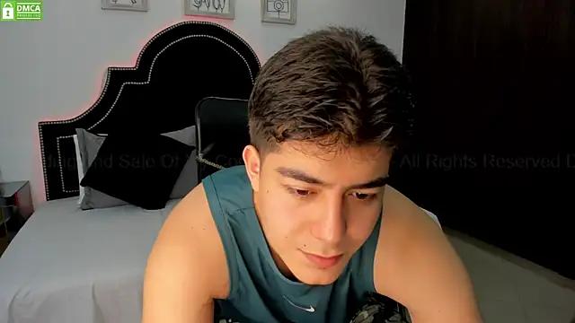 MaxxiCruz from StripChat