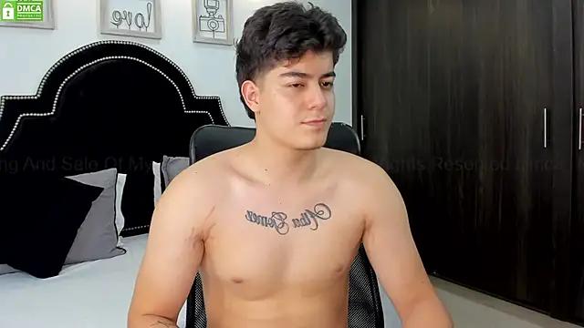 MaxxiCruz from StripChat
