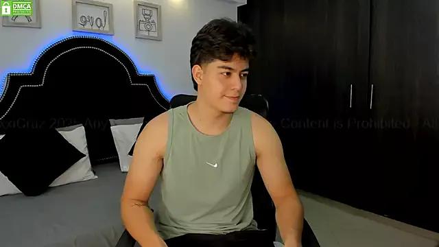 MaxxiCruz from StripChat