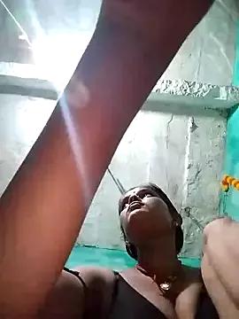 Maya_bhoji from StripChat is Freechat
