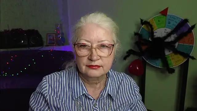 Try our girls live displays and explore the company of endless strippers, with beautiful physiques, vibrating toys and more.