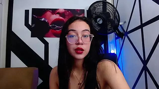 Try our girls live displays and explore the company of endless strippers, with beautiful physiques, vibrating toys and more.