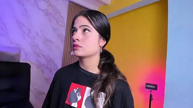 Try our girls live displays and explore the company of endless strippers, with beautiful physiques, vibrating toys and more.