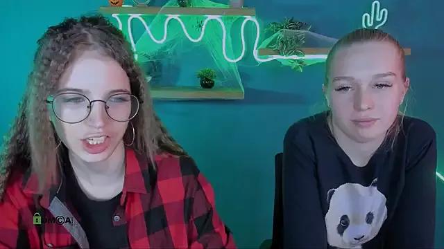 Try our girls live displays and explore the company of endless strippers, with beautiful physiques, vibrating toys and more.