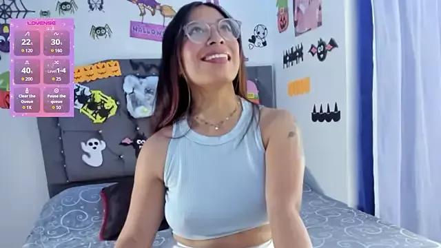 Megan_Darcy from StripChat is Freechat