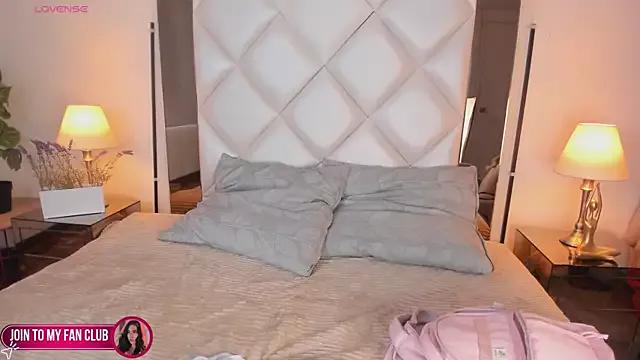 Megan_DH from StripChat is Freechat