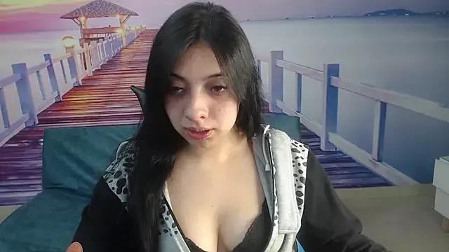 Try our girls live displays and explore the company of endless strippers, with beautiful physiques, vibrating toys and more.