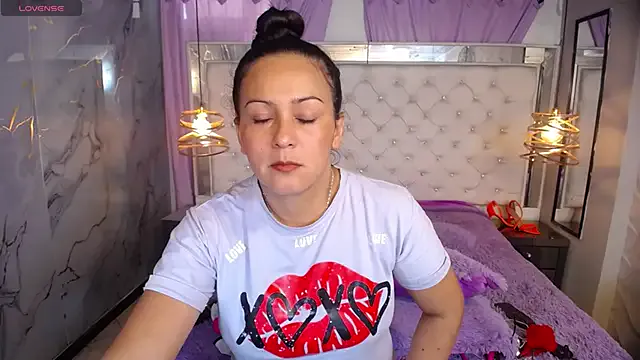 Melissa-roberts — slide your hard cock into my pussy wet