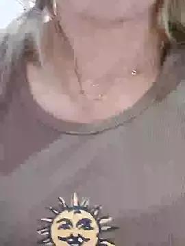 Try our girls live displays and explore the company of endless strippers, with beautiful physiques, vibrating toys and more.