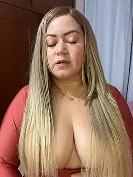 Try our girls live displays and explore the company of endless strippers, with beautiful physiques, vibrating toys and more.