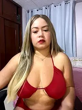 Try our girls live displays and explore the company of endless strippers, with beautiful physiques, vibrating toys and more.