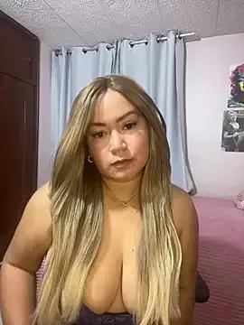 Try our girls live displays and explore the company of endless strippers, with beautiful physiques, vibrating toys and more.