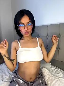 Try our girls live displays and explore the company of endless strippers, with beautiful physiques, vibrating toys and more.