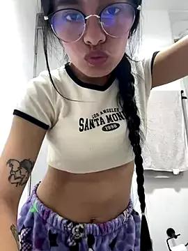 Try our girls live displays and explore the company of endless strippers, with beautiful physiques, vibrating toys and more.