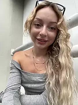 Photos of melissa_grr from StripChat is Freechat