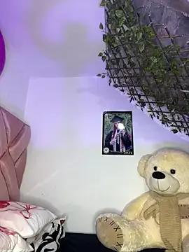 Melody_rouxxx from StripChat is Freechat