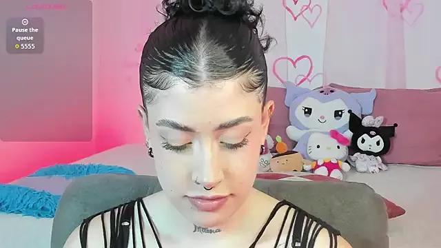 Try our girls live displays and explore the company of endless strippers, with beautiful physiques, vibrating toys and more.