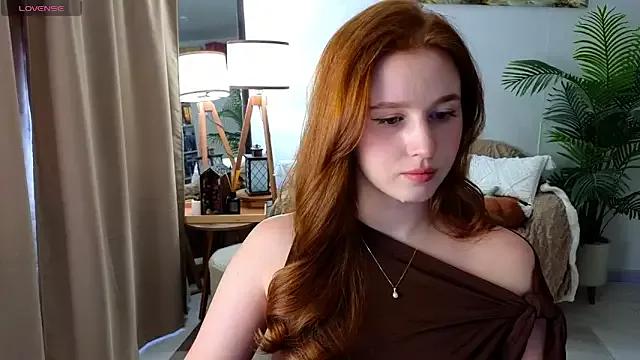 Try our girls live displays and explore the company of endless strippers, with beautiful physiques, vibrating toys and more.