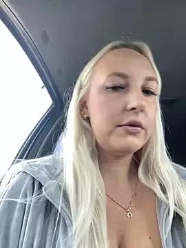 Try our girls live displays and explore the company of endless strippers, with beautiful physiques, vibrating toys and more.