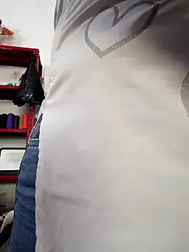 Mia-Glow — Squirt  My boss's forehead  