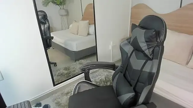 mia_collins96 — spread my ass