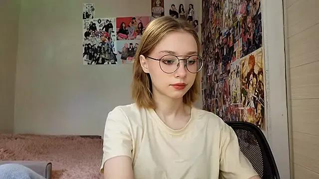 Mia_Muse from StripChat is Freechat