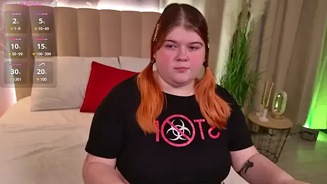 Mia_Ray — gently tease with tits