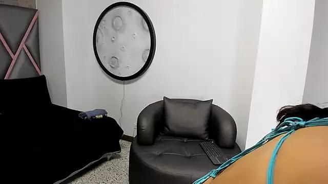 Miaa_Rosse from StripChat is Freechat